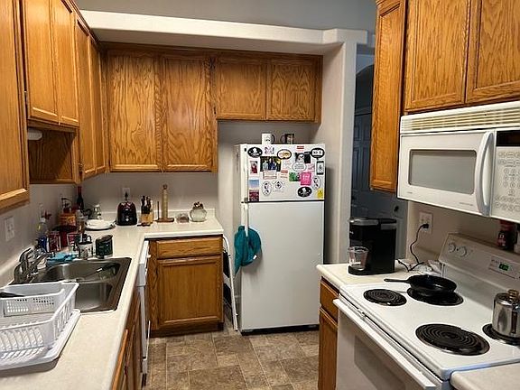 4th image of 856-858 Sierra Vista Dr #860