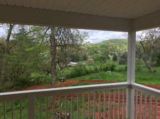 236 Huntleigh Dr, Franklin, NC 28734