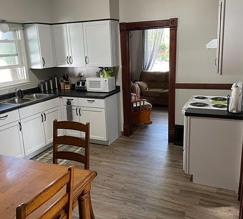 3rd image of 609 Menasha St #609