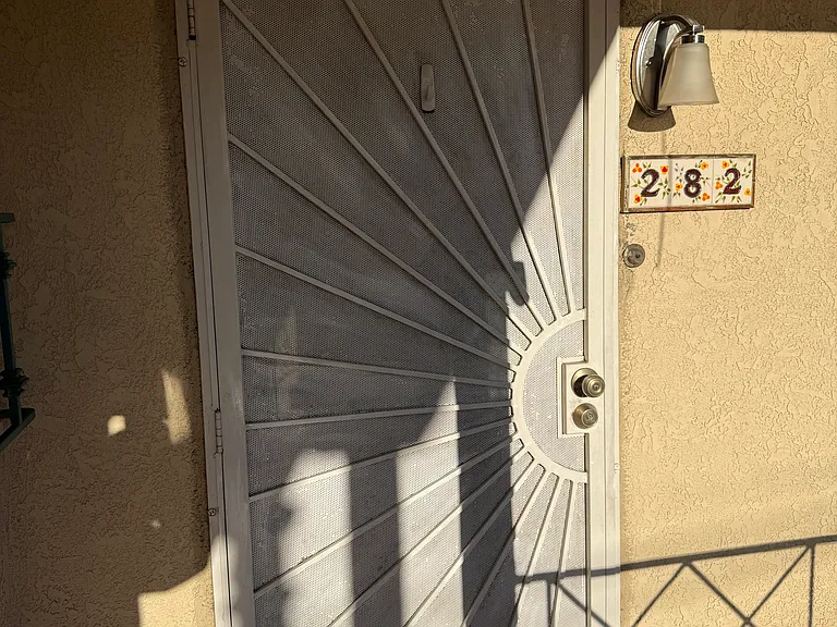 282 Cherry Ave — Photo 2