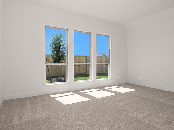 4th image of 9511 Chateau Hill Dr