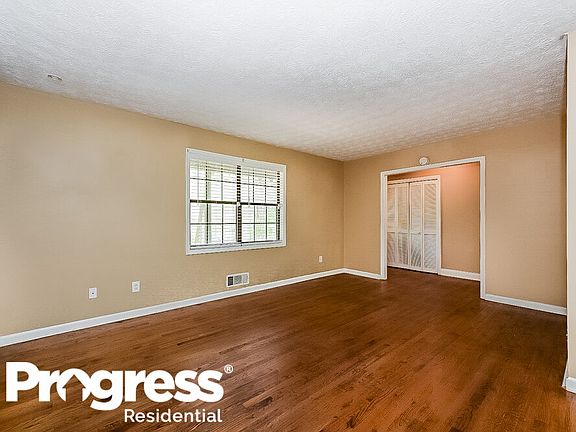 5th image of 517 White Castles Dr