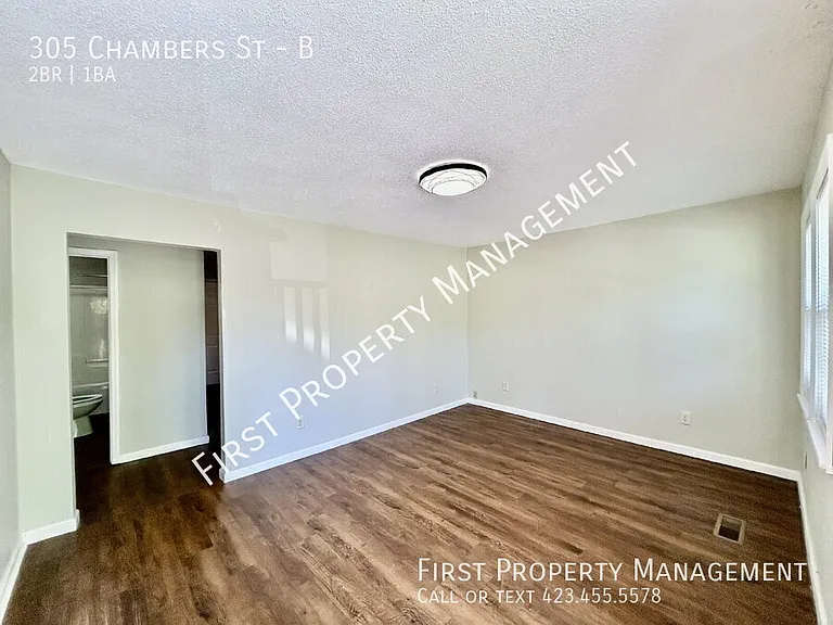 305 Chambers St #B — Photo 2