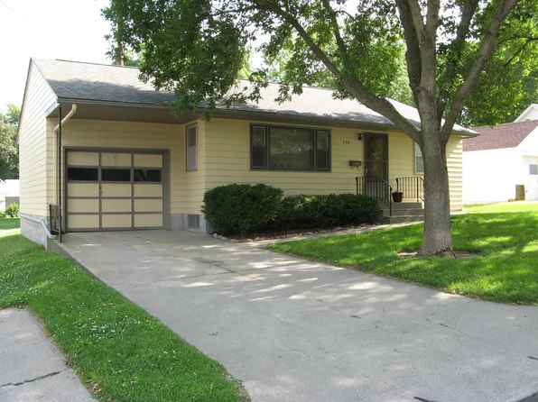 330 E Willow St, West Point, NE 68788