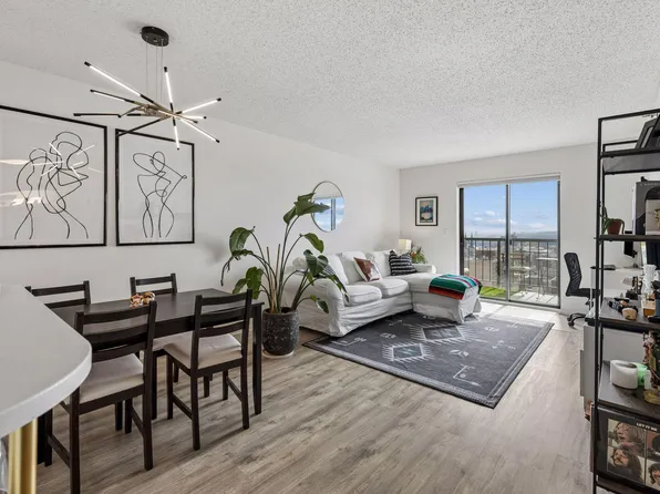 78 10th St E Unit 2408, Saint Paul, MN 55101