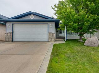 82 W Ruttan Close, Red Deer, AB T4P3T2