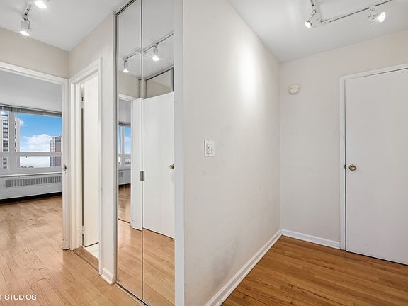3rd image of 88 W Schiller St #2309L