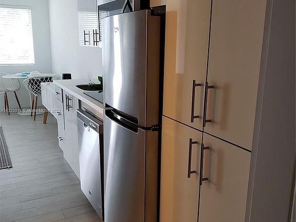 4th image of 1601 Meridian Ave #108