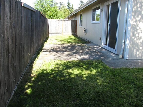 3rd image of 5909 115th St E