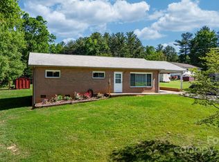 1180 Dusty Oak Ln, Hudson, NC 28638