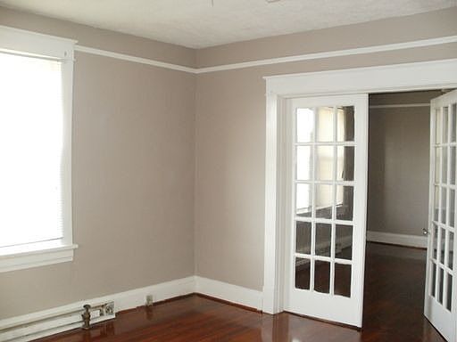 4th image of 2303 Fort Ave #1