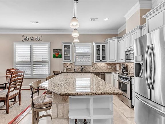 5th image of 1703 Twin Pond Cir