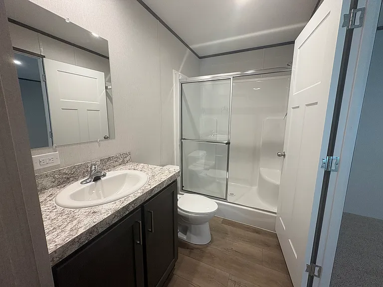223 Lexington Dr — Photo 8