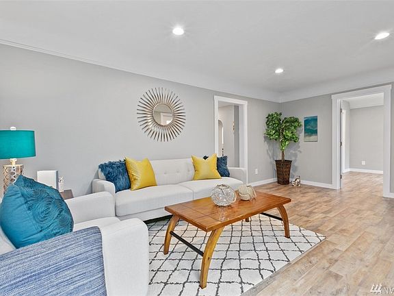 5th image of 227 Milroy St NW