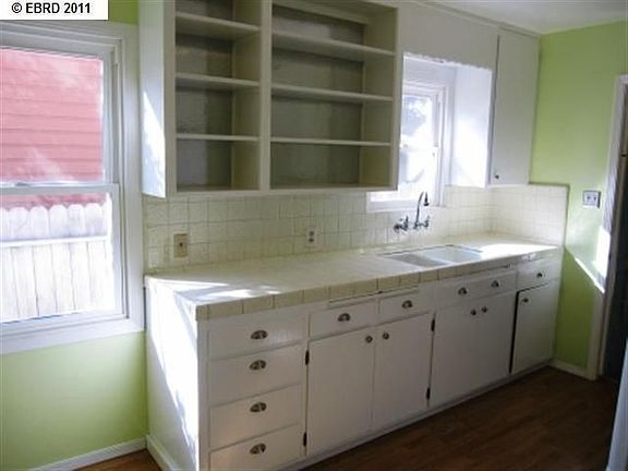 3rd image of 701 Lassen St