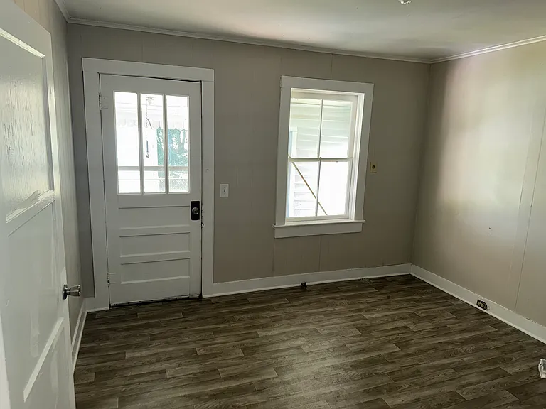 740 W Merrill St — Photo 10