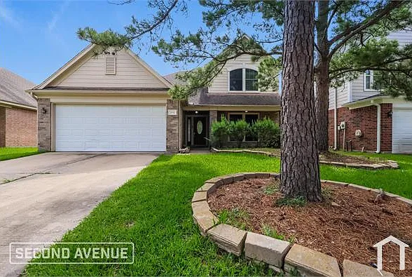 5 bed, 2432 sqft, $3,109 — Photo 1