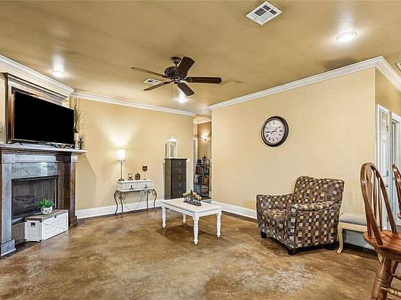 3rd image of 40141 Olde Mill Ln