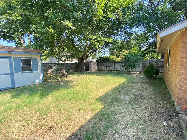 2711 Olympia Dr — Photo 24