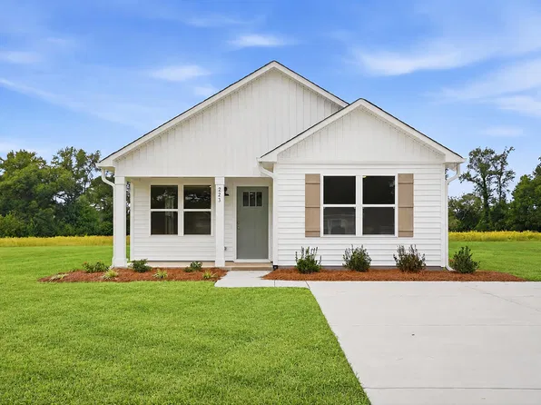 223 Rae St, Warsaw, NC 28398