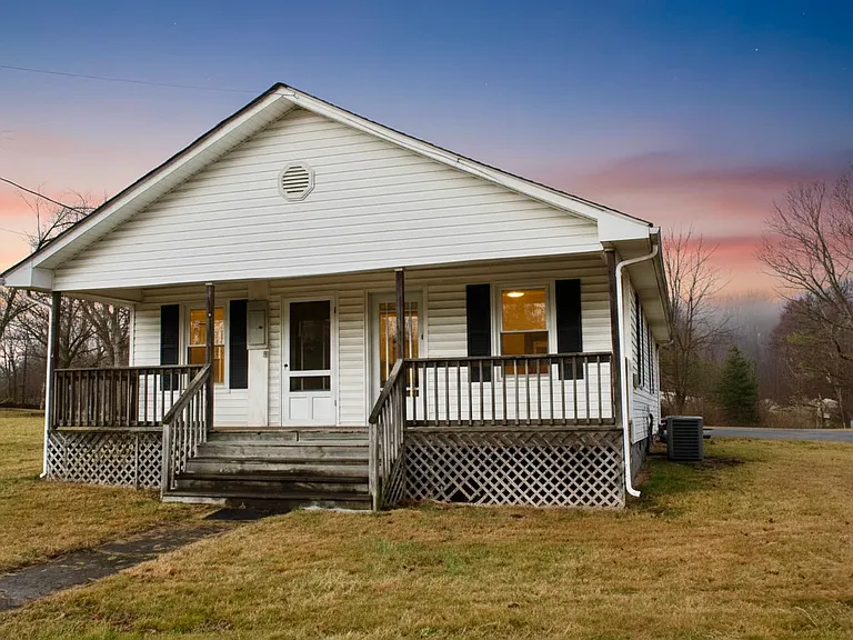 1616 Cherokee Rd — Photo 1