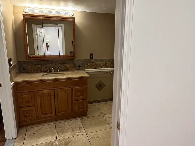 2800 Hartford Ave #4 — Photo 10