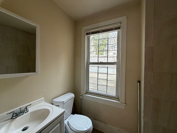 1st floor Bathroom