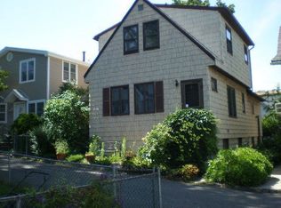8 Daisy Pl, Bronx, NY 10465