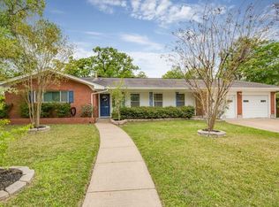 2306 Wayside Dr, Bryan, TX 77802