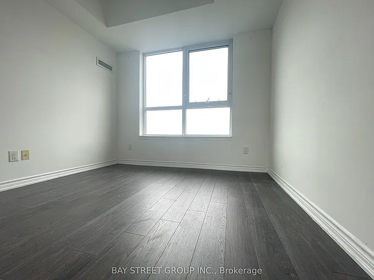 11611 Yonge St #512 — Photo 7