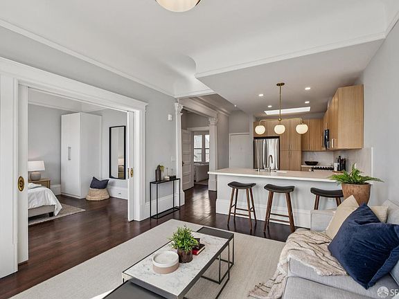 5th image of 833 Broderick St APT 5