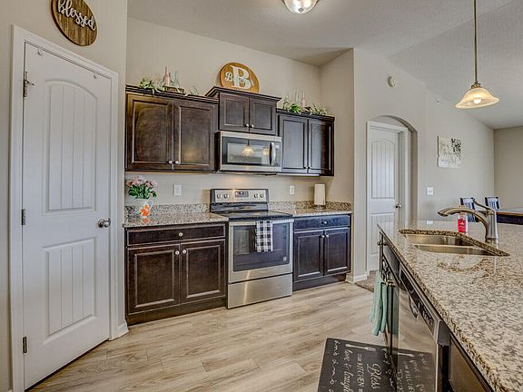5th image of 7511 Flintshire Dr