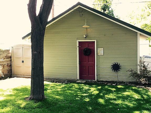 Detached Garage