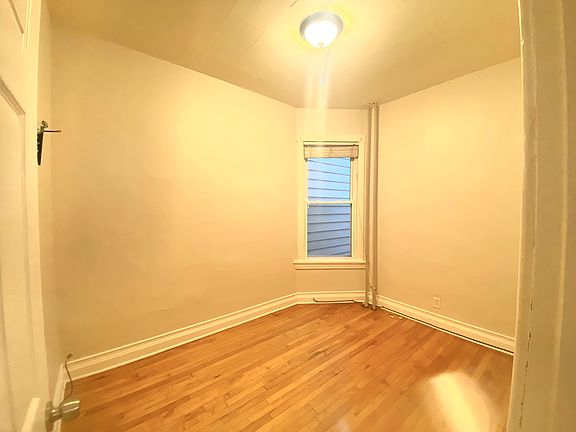 4th image of 2340 N Tripp Ave #1