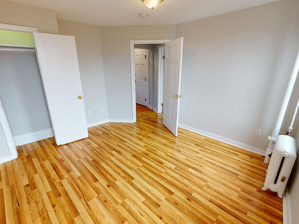 2nd image of 211 Hanover St #3B