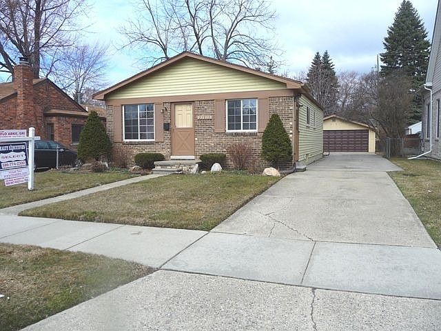 1st image of 21813 Maple St
