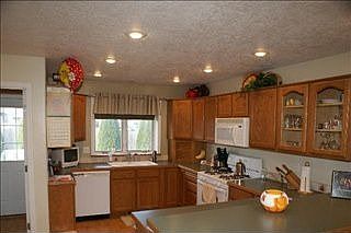 2nd image of 791 Hollyann Ct