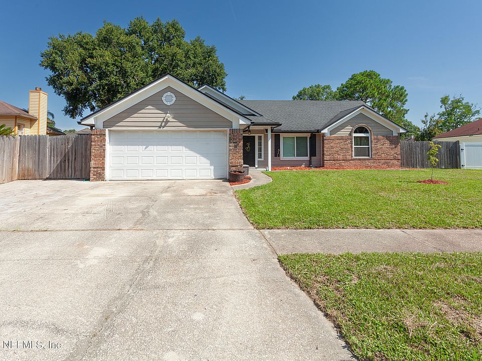 1st image of 8975 WINDING VINE Drive W