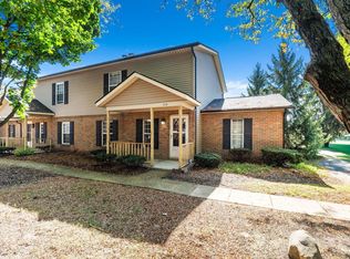 1172 Worthington Woods Blvd, Columbus, OH 43085