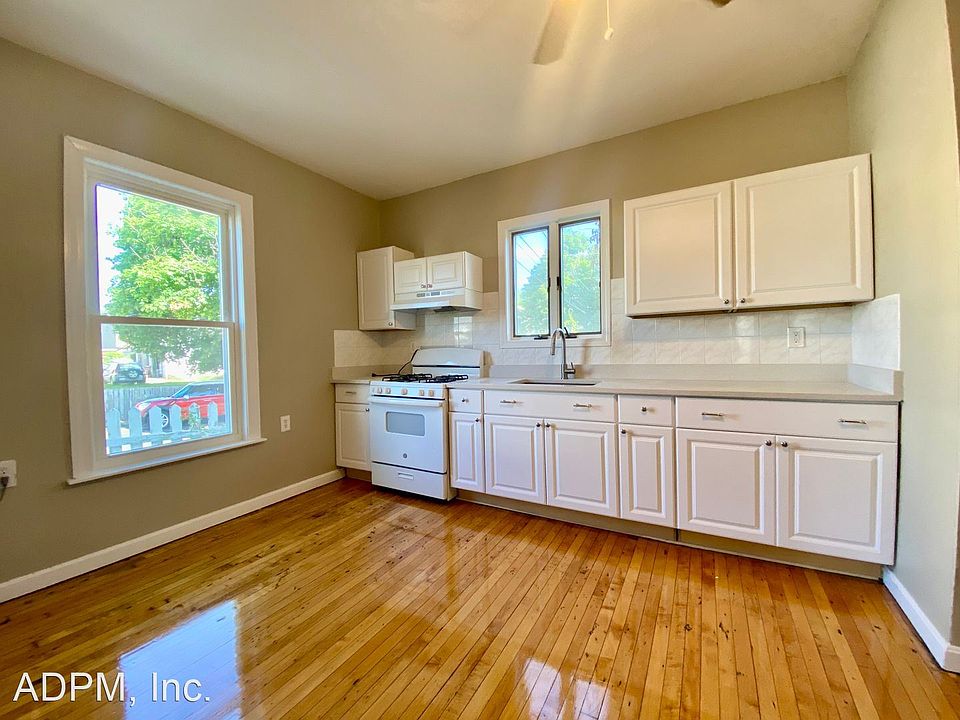 1st image of 40 Tremont St #1
