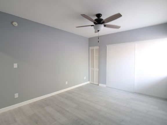 5th image of 941 N Kingsley Dr