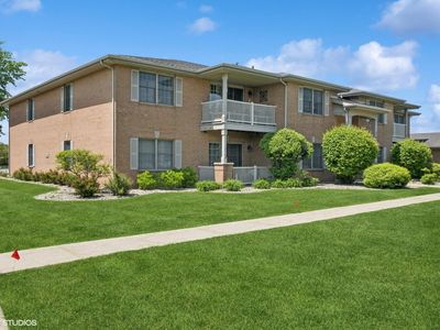 9826 Wildwood Cir Unit 1-C, Munster, IN, 46321