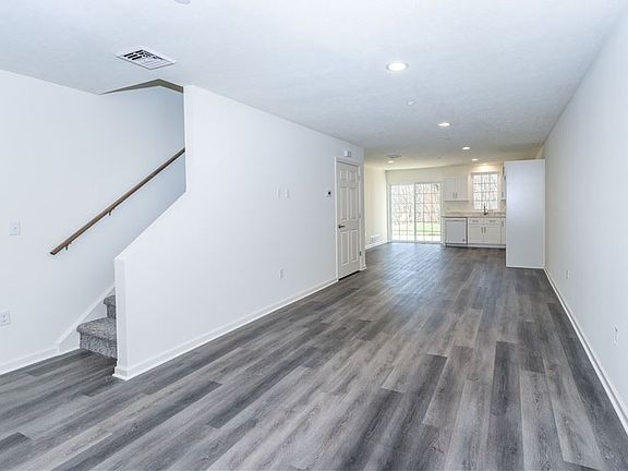 5th image of 206 Adia Ln
