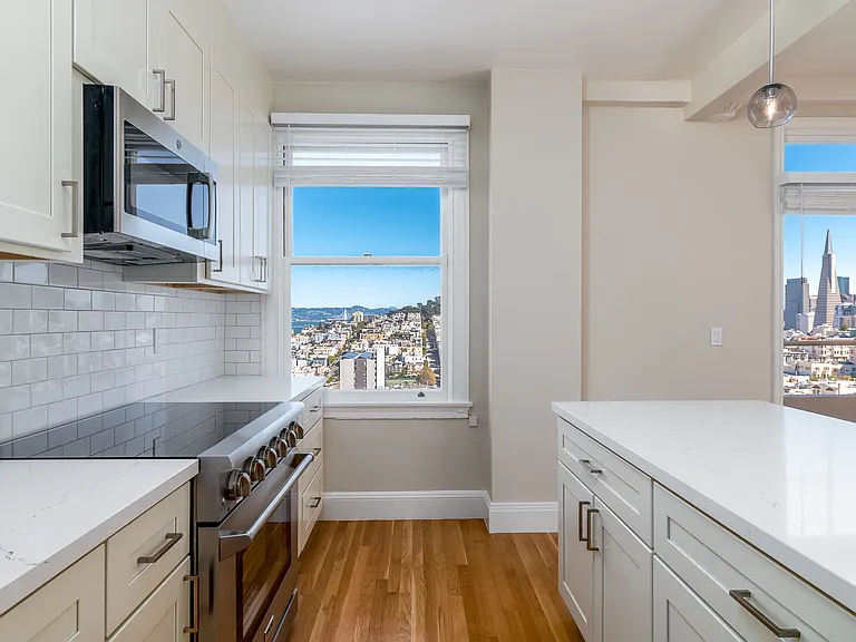 2200 Leavenworth — Photo 10