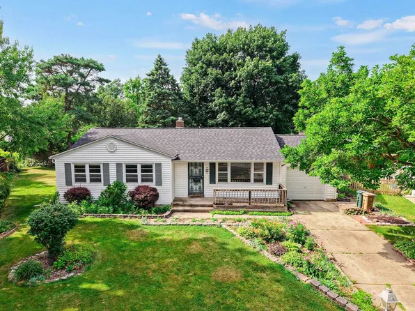 9 Fremont Cir, Madison, WI 53704