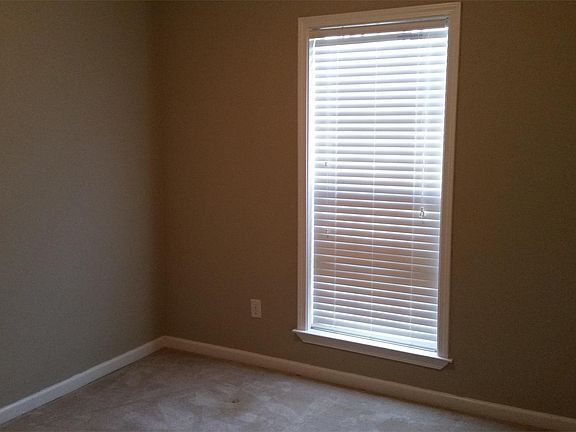 4th image of 2594 Plum Creek Dr