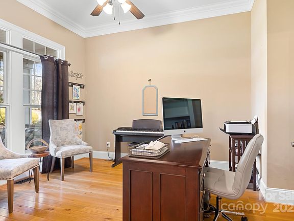 4th image of 2456 W Nicole Ln