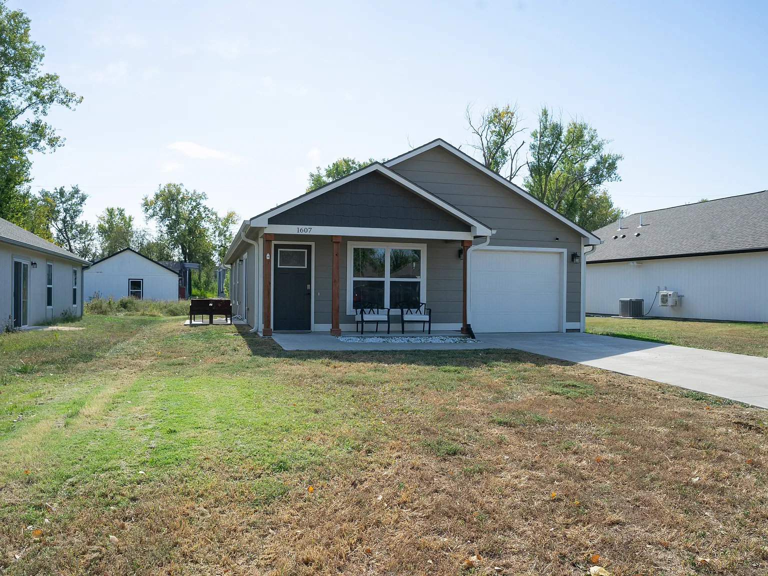 3 bed, 1261 sqft, $1,780 — Photo 3