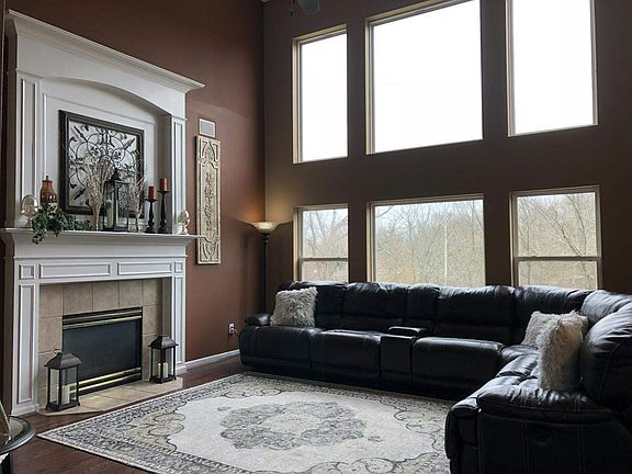 3rd image of 1834 Fair Meadow Dr