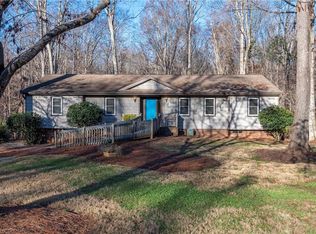 635 Barrocliff Rd, Clemmons, NC 27012